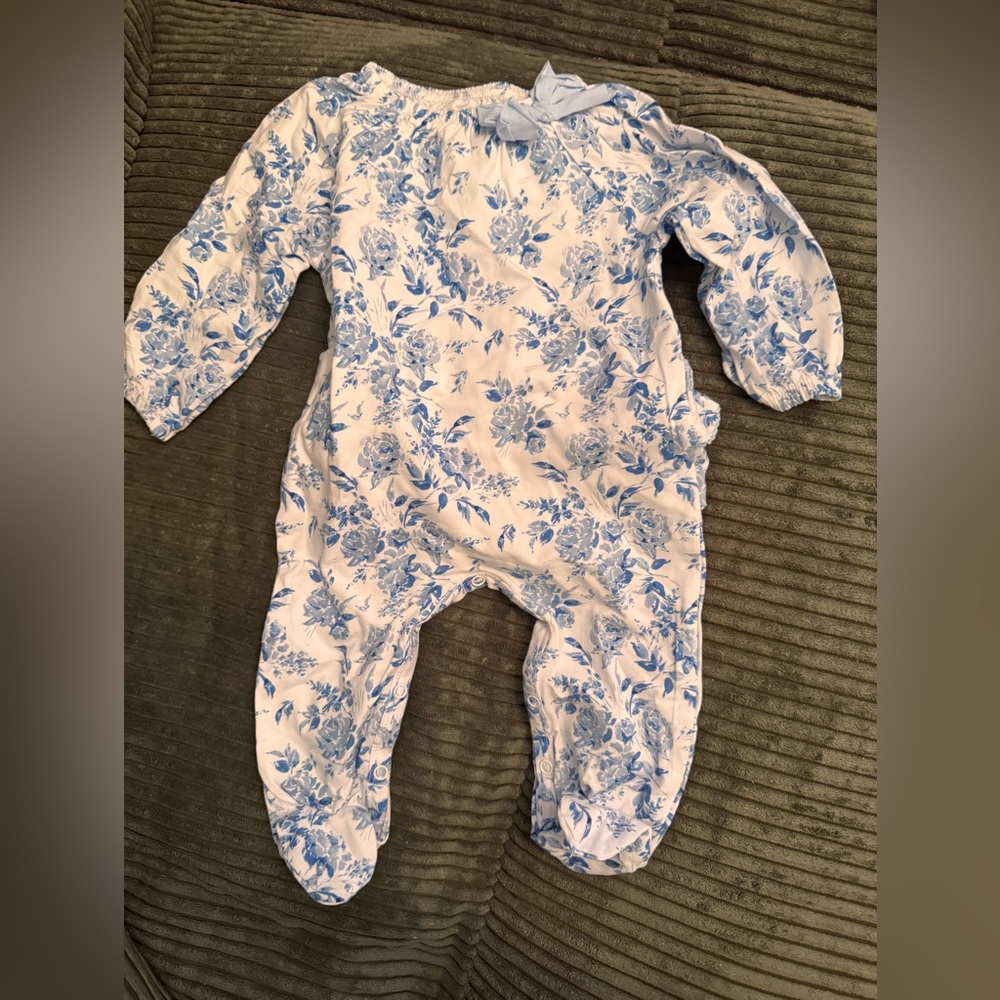 Mud Pie Blue and White Floral Footies